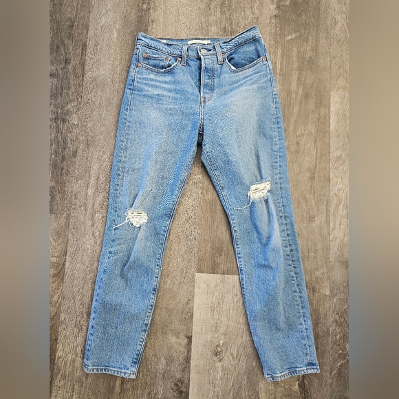 Levi's Premium Wedgie Jeans Distressed Knee‎ Size 27 - Picture 3 of 12